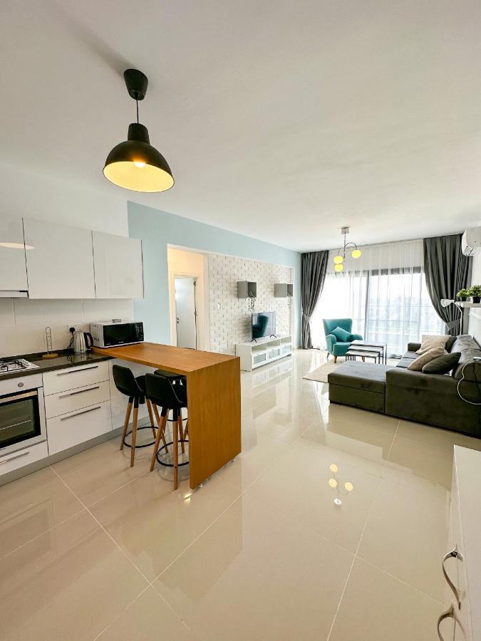 Luxury Sea View Two Bedroom Apartment In Caesar Resort & Spa, Long Beach Perivolia tou Trikomou Exterior foto
